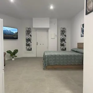 Apartamento Fantastico Piso A 5 Minutos De La Estacion De Bus Y Tren A Metros De La Playa, Málaga